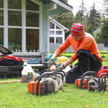 Заправка арсенала наших мотопил «Stihl» перед работой.